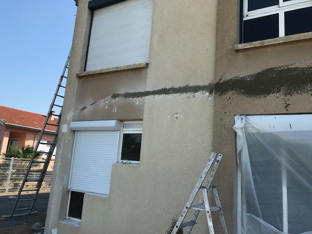 Peinture façade extérieure avant avec réparation